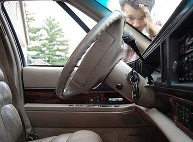 Universal Locksmith Store Utica, MI 586-343-1048 Universal Locksmith Store Utica, MI 586-343-1048 - 20-Car-Lockout